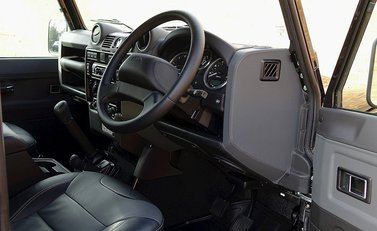 Land Rover 90 Autobiography 13