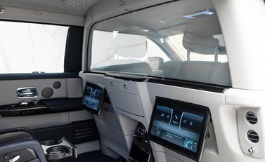 Rolls-Royce Phantom VIII EWB 40
