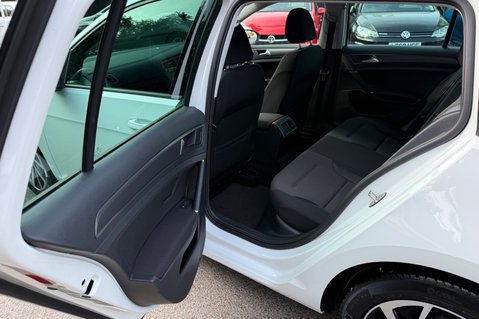 Volkswagen Golf MATCH TDI DSG - VAT Q - APPLE CAR PLAY -ADAPTIVE CRUISE -ROOFBARS 29