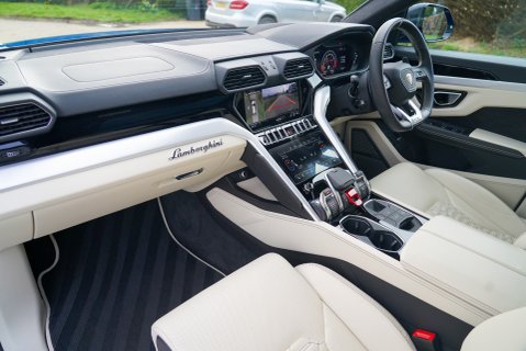 Lamborghini Urus V8 8