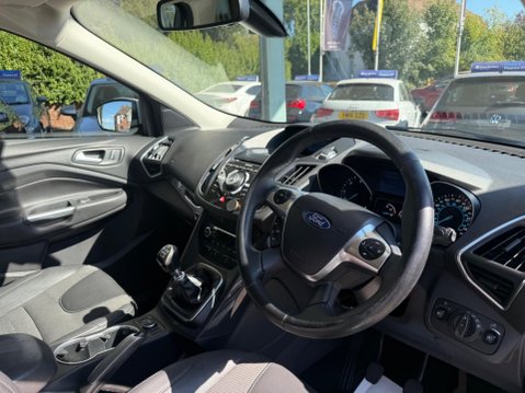 Ford Kuga 2.0 TDCi Titanium 2WD Euro 6 (s/s) 5dr 33