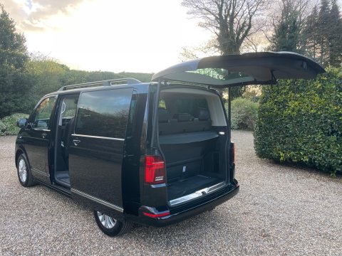 Volkswagen Caravelle 2.0 TDI Executive MPV 5dr Diesel DSG Euro 6 (s/s) (150 ps) 16