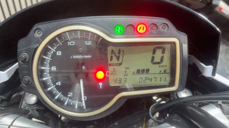 Suzuki GSR750 2011 ONLY 24K SPORTS EXHAUST LONG MOT NAKED BIKE 25