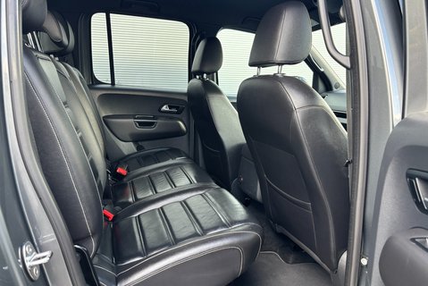 Volkswagen Amarok V6 258 Tdi DSG Aventura Black Edition 4Motion with Roller Shutter 17