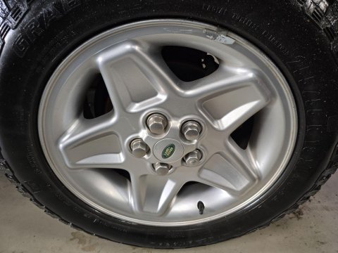 Land Rover Discovery 2.5 TD5 ES Premium Station Wagon 5dr Diesel Automatic (7 Seats) (284 g/km, 45