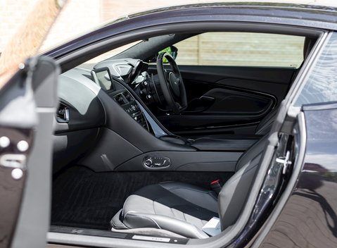 Aston Martin DBS Superleggera 14