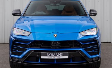 Lamborghini Urus 4