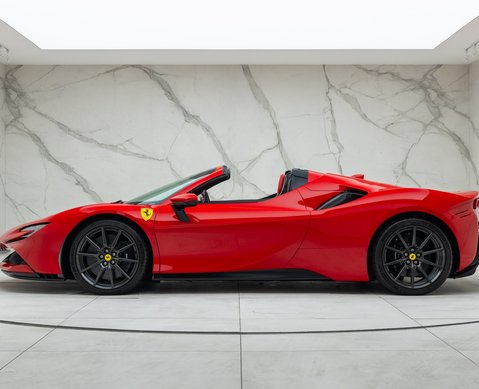 Ferrari SF90 Spider 