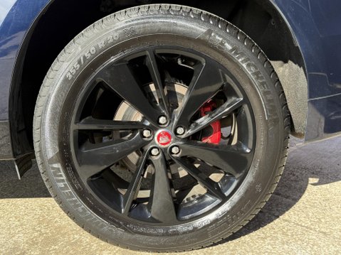 Jaguar F-Pace 2.0 D200 MHEV R-Dynamic Black SUV 5dr Diesel Auto AWD Euro 6 (s/s) (204 ps) 16