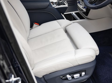 Rolls-Royce Phantom VIII EWB 20