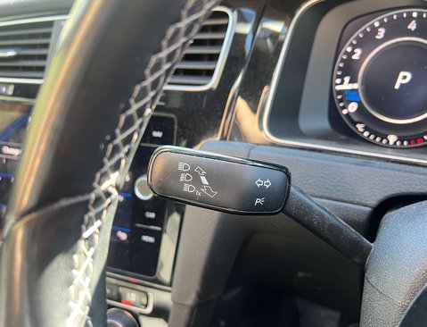 Volkswagen Golf 2.0 Golf R TSi 4Motion Semi-Auto 4WD 5dr 15