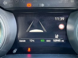 Toyota Yaris 1.5 Yaris Design HEV CVT 5dr 28