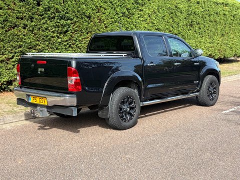 Toyota Hilux 3.0 D-4D Invincible 4WD Euro 5 4dr 6