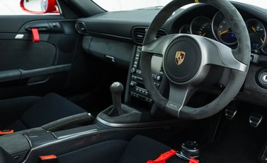 Porsche 911 GT3 RS (997.2) 10