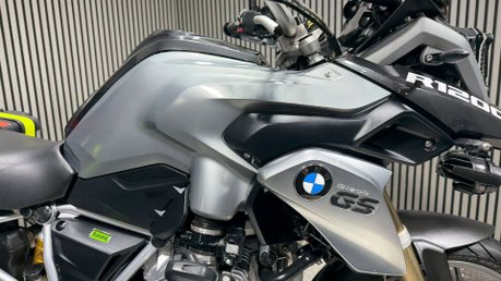 BMW R1200GS LC 2013 LOTS OF EXTRAS FULL LUGGAGE ONLY 36K SERVICED 50
