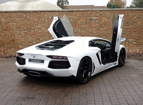 Lamborghini Aventador LP 700-4 29