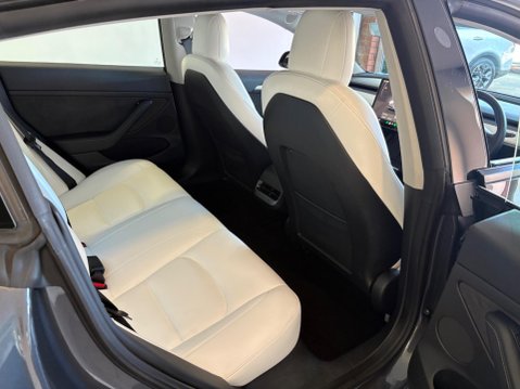 Tesla Model 3 Auto RWD 4dr 9