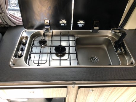 Nissan Elgrand 3.5 V6 Automatic Highway Star 4 berth Camper van with pop up roof 57000m 23