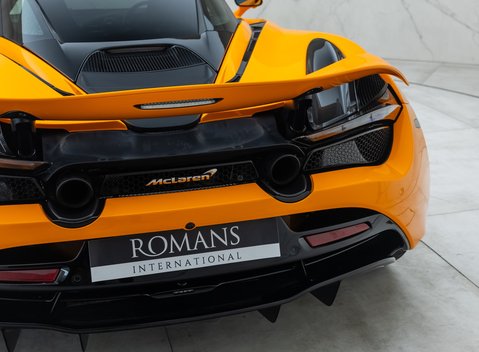 McLaren 720S 35