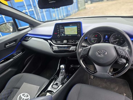 Toyota C-HR 1.8 VVT-h Dynamic SUV 5dr Petrol Hybrid CVT Euro 6 (s/s) (122 ps) 33