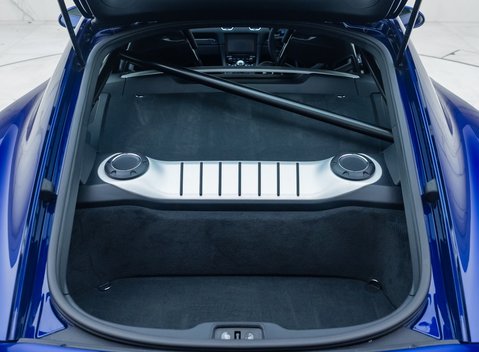 Porsche Cayman GT4 (718) 39