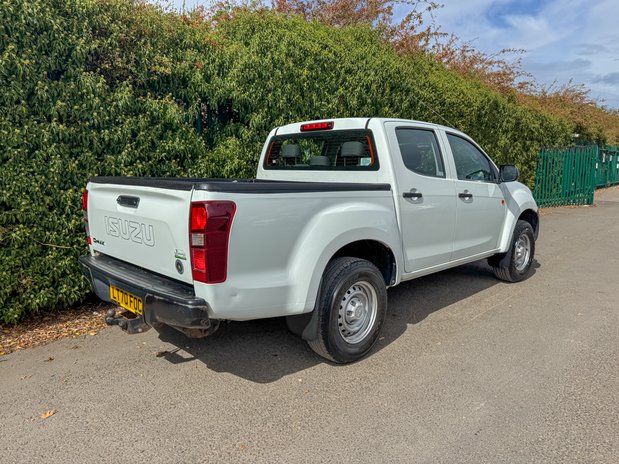 Isuzu D-Max Utility | 1.9 LT | Double Cab | Tow Bar | Air Con | EURO 6 | NO VAT 3