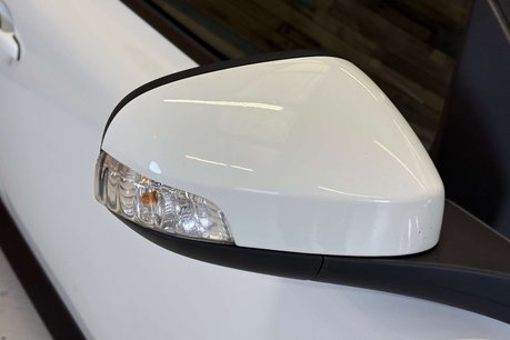 Volvo C30 1.6D DRIVe SE Sports Coupe 3dr Diesel Manual Euro 5 (s/s) (115 ps) 17