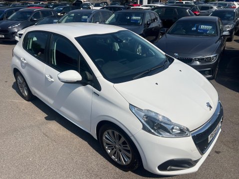 Peugeot 208 1.2 PureTech Signature Euro 6 (s/s) 5dr 8