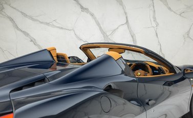 Ferrari 488 SPIDER 55