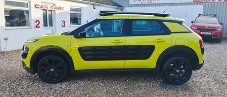Citroen C4 Cactus 1.2 PURETECH FEEL..1 LADY OWNER..7 SERVICES LAST ONE @ 47K.. £20 R/TAX 1