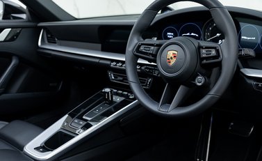 Porsche 911 Targa 4S (992) 13