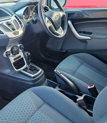 Ford Fiesta ZETEC 16V.. AUTOMATIC.. 13 SERVICES.. 1 PREVIOUS OWNER.. AIR CONDITIONING.. 3