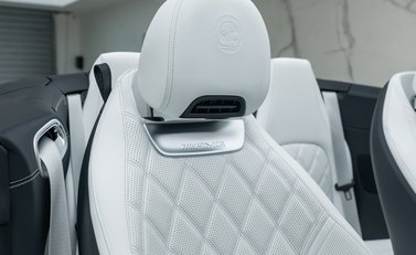 Mercedes-Benz SL Class SL63 AMG PERFORMANCE 18