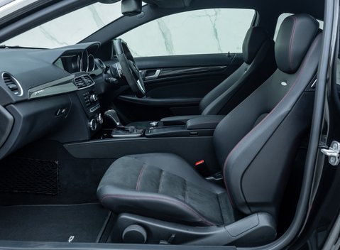 Mercedes-Benz C63 AMG BLACK SERIES 17