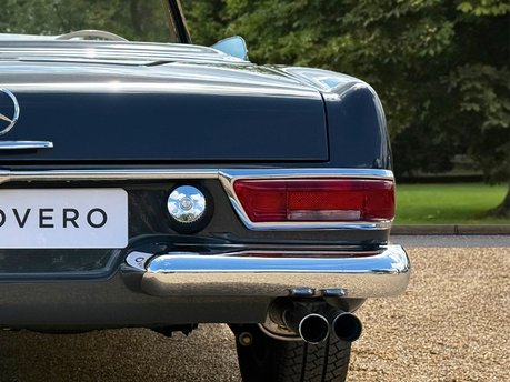 Mercedes-Benz SL Series 230 SL 24