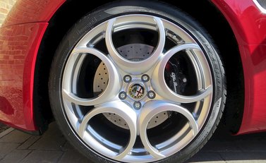 Alfa Romeo 8C Competizione 5