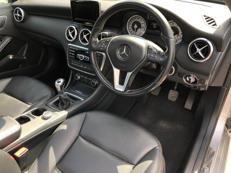 Mercedes-Benz A Class A180 1.6 SPORT EDITION Manual Petrol Pan Roof, Sat Nav, Rear Camera 2
