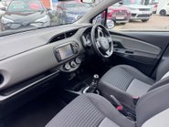 Toyota Yaris VVT-I ICON 11