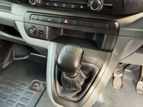 Vauxhall Vivaro L2H1 2900 SPORTIVE S/S 28