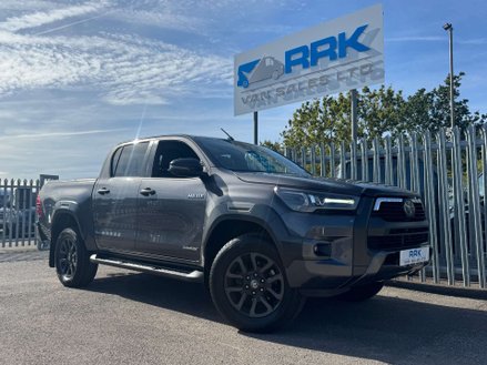 Toyota Hilux 2.8 D-4D Invincible X Pickup Double Cab 4dr Diesel Auto 4WD Euro 6 (s/s) (2