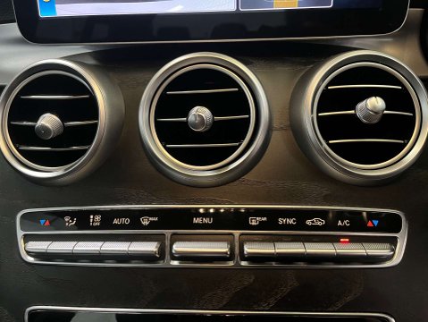 Mercedes-Benz C Class 1.5 C 200 AMG Line Auto 4dr 27
