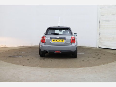 Mini Hatch 1.5 Cooper Euro 6 (s/s) 3dr 8