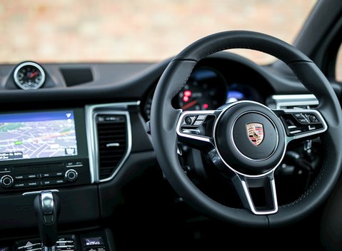 Porsche Macan GTS 27
