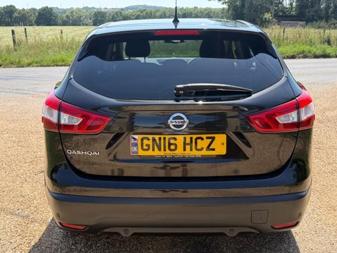Nissan Qashqai 1.5 dCi N-Connecta SUV 5dr Diesel Manual 2WD Euro 6 (s/s) (110 ps) 1 OWNER 31