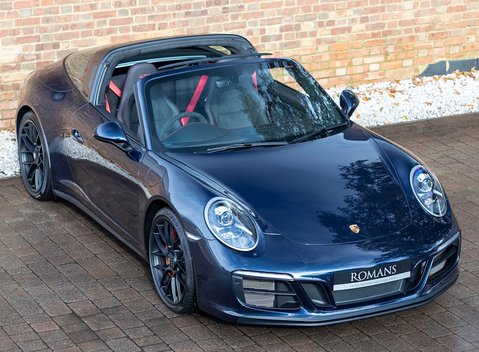 Porsche 911 Targa 4 GTS (991.2) 8