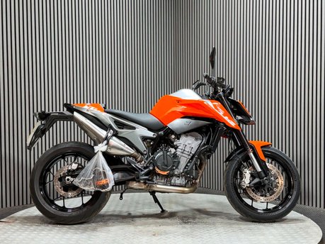 KTM Duke 2018 33K SPARES OR REPAIR PROJECT BIKE 790CC NAKED