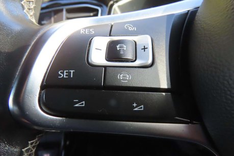 Volkswagen T-Roc 2.0 TDI Black Edition Euro 6 (s/s) 5dr 12