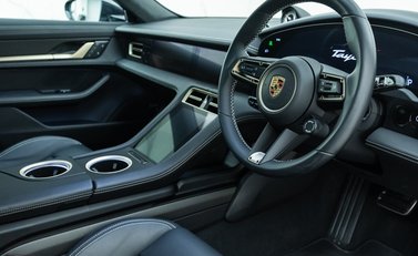 Porsche Taycan TURBO S 13
