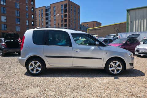 Skoda Roomster SE PLUS.7 SERVICES..IDEAL FOR DOGS, WHEELCHAIR.SUNROOF..LAST OWNER 7 YEARS 13