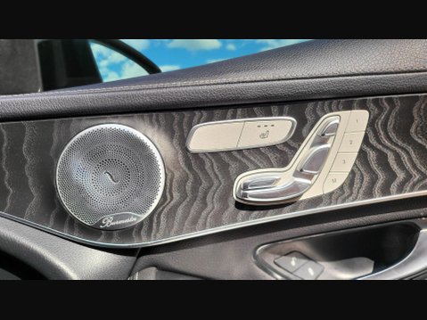 Mercedes-Benz GLC GLC 300 D 4MATIC AMG LINE PREMIUM PLUS 19